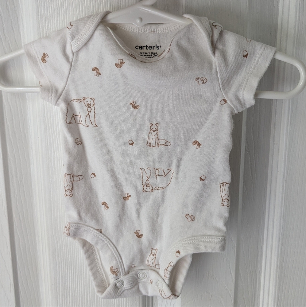 5/$5🦀 Carter's Cream and Tan Animal Print Bodysuit